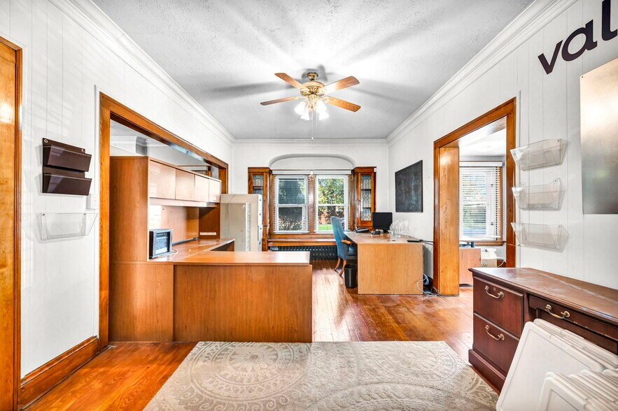 More Photos Of 881 E 222nd St, Euclid Office Residential For Sale