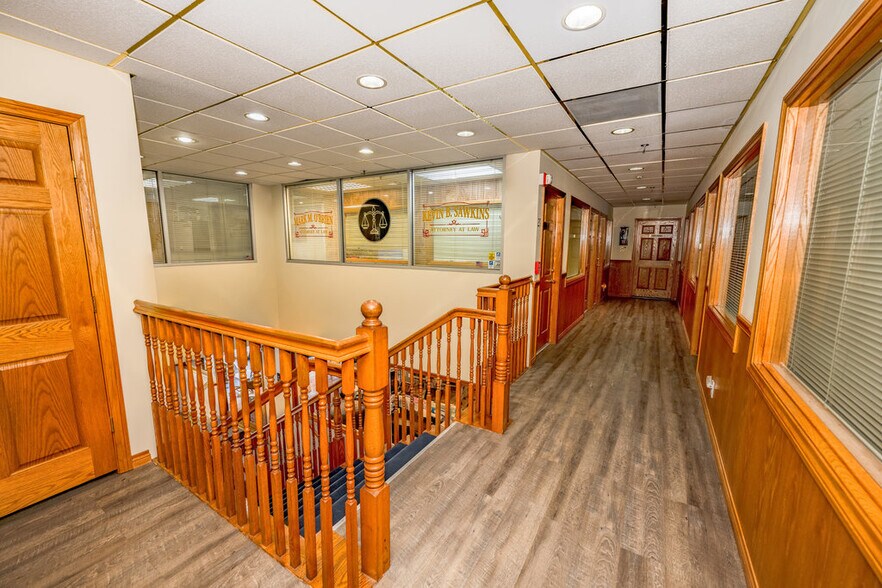 More Photos Of 501 S Myrtle Ave, Monrovia Office For Sale