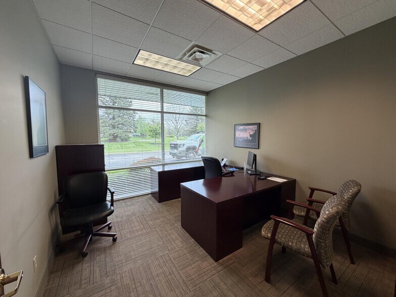 More Photos Of 7075 Aurora Rd, Aurora Bank For Sale