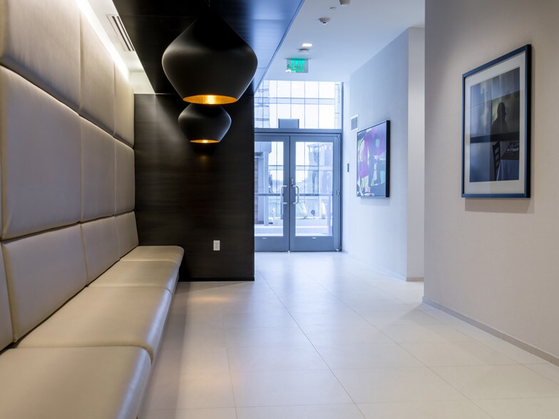 More Photos Of 1800 N Lynn St, Arlington Apartments For Lease