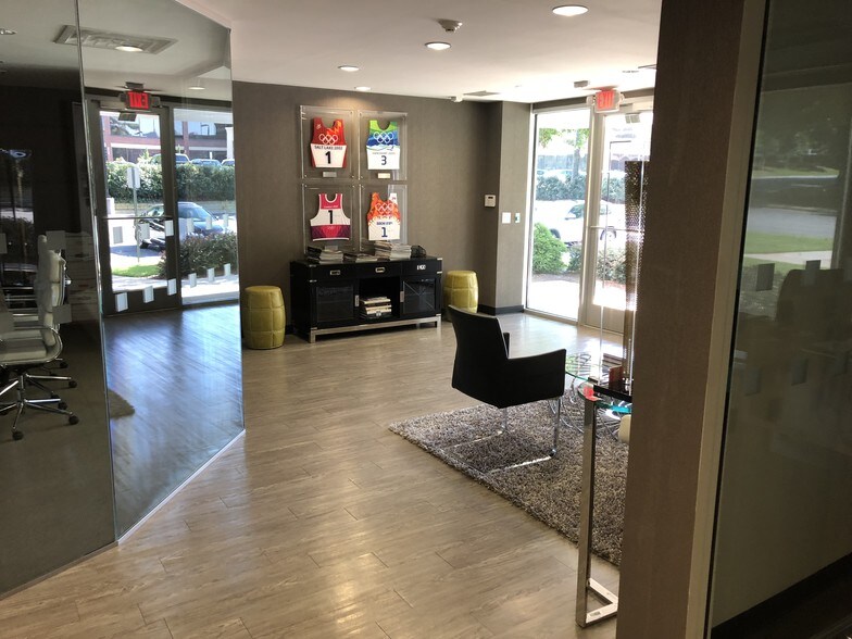 More Photos Of 6045 Barfield Rd NE, Atlanta Medical For Lease