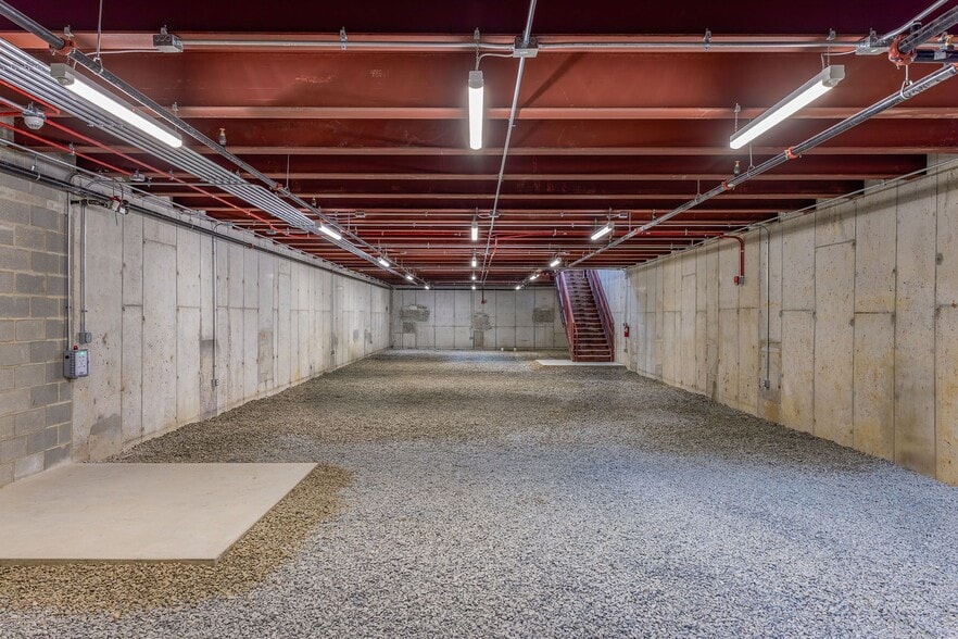 More Photos Of 200 Tingey St SE, Washington Freestanding For Lease