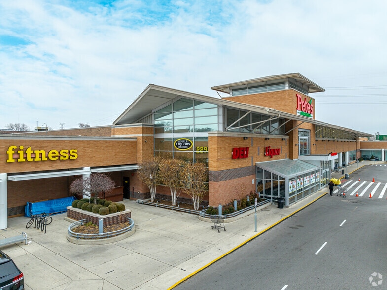 Primary Photo Of 2504-2548 W Cermak Rd, Chicago Supermarket For Lease