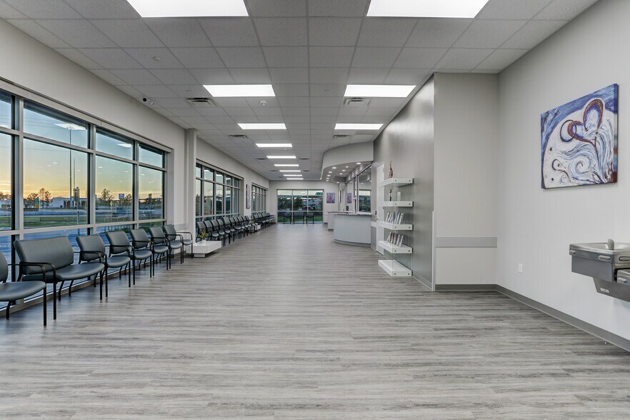 More Photos Of 13009 Gulf Commerce Dr, Houston Medical For Lease