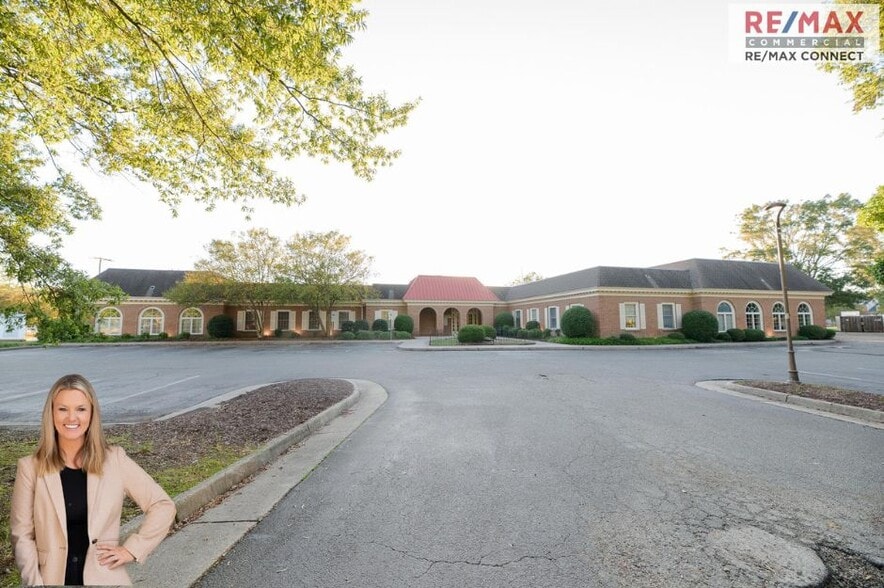 Primary Photo Of 401 Oyster Point Rd, Newport News Medical For Sale