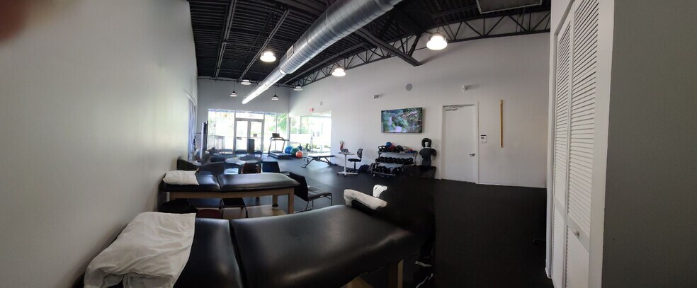 More Photos Of 11050 Griffin Rd, Cooper City Freestanding For Lease