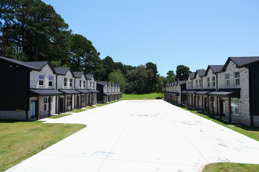 More Photos Of 6702 University Ave, Texarkana Apartments For Sale
