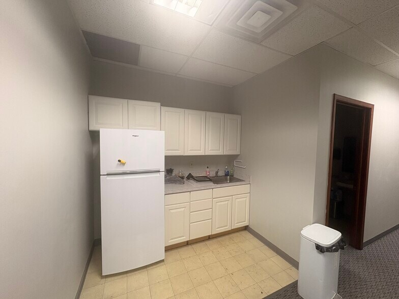 More Photos Of 37140-37190 Sugar Ridge Rd, North Ridgeville Light Manufacturing For Lease