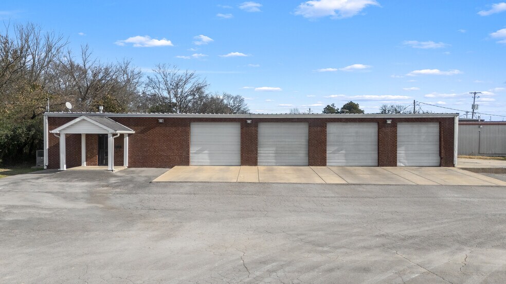 More Photos Of 117 Prince St, Shelbyville Specialty For Sale