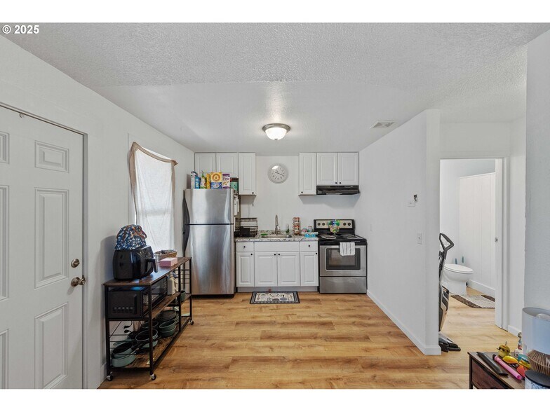 More Photos Of 1900 Monroe St, North Bend Apartments For Sale