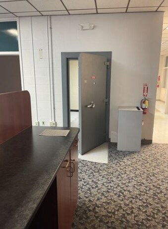 More Photos Of 1000 Park Ave NW, Norton Office For Sale