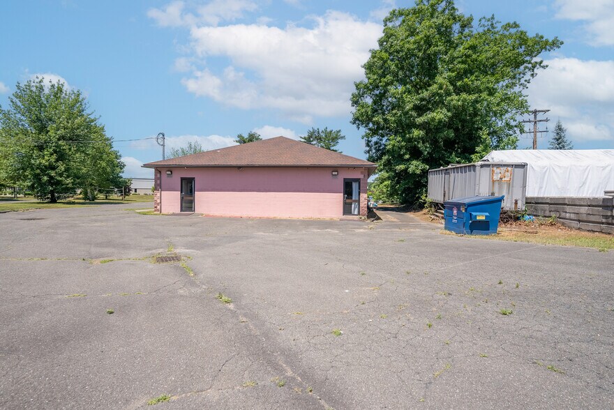 More Photos Of 605 Silver St, Agawam Storefront Retail Office For Sale