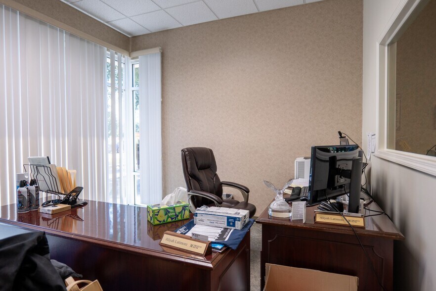 More Photos Of 7803 E Colonial Dr, Orlando Unknown For Lease