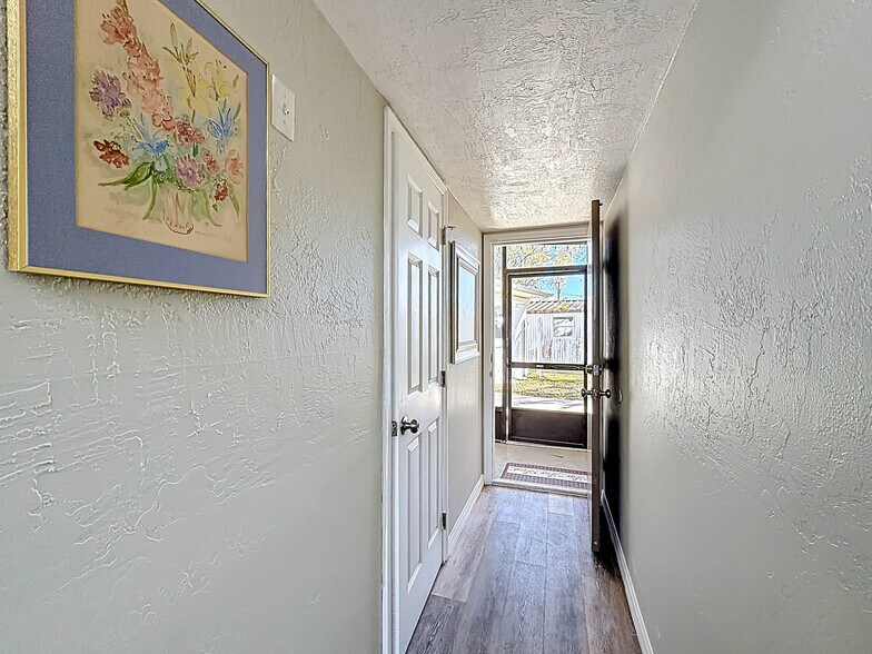 More Photos Of 421 NW 14th Pl, Crystal River Apartments For Sale
