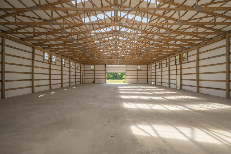 More Photos Of 841 Frances Ave, Neosho Flex For Sale