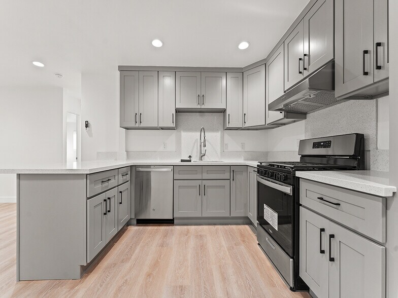 More Photos Of 308 S Laurel St, Santa Ana Apartments For Sale