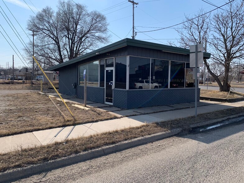 More Photos Of 102 Corunna Ave, Owosso Freestanding For Sale