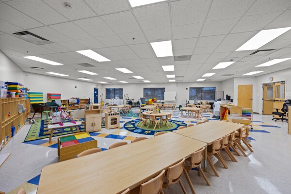 More Photos Of 4520 Military Rd, Niagara Falls Office For Sale