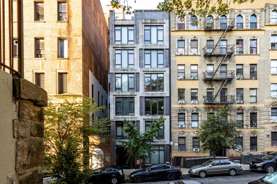 More Photos Of 148 E 98th St, New York Apartments For Sale