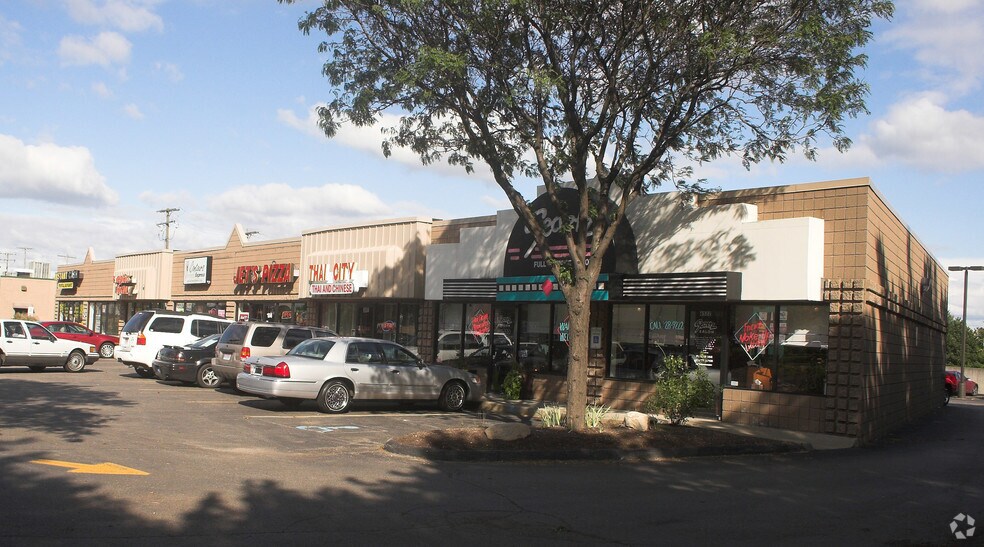 More Photos Of 6594 N Wayne Rd, Westland Unknown For Lease