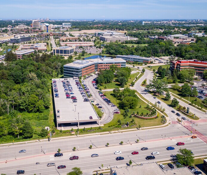 More Photos Of 10700 W Research Dr, Milwaukee Office For Lease