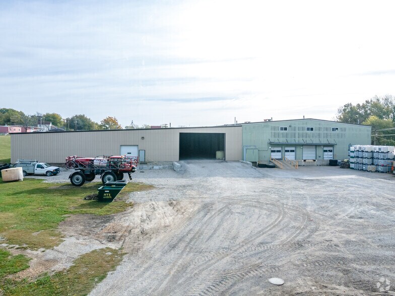 More Photos Of 512 S Main St, Carrollton Warehouse For Sale