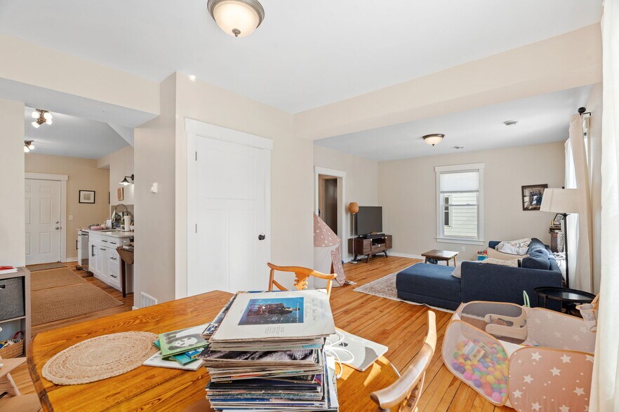 More Photos Of 1704 Jefferson St NE, Minneapolis Apartments For Sale