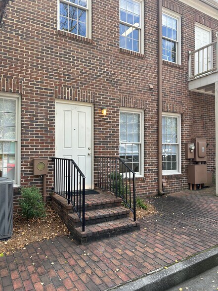 More Photos Of 50 Lenox Pointe NE, Atlanta Medical For Lease