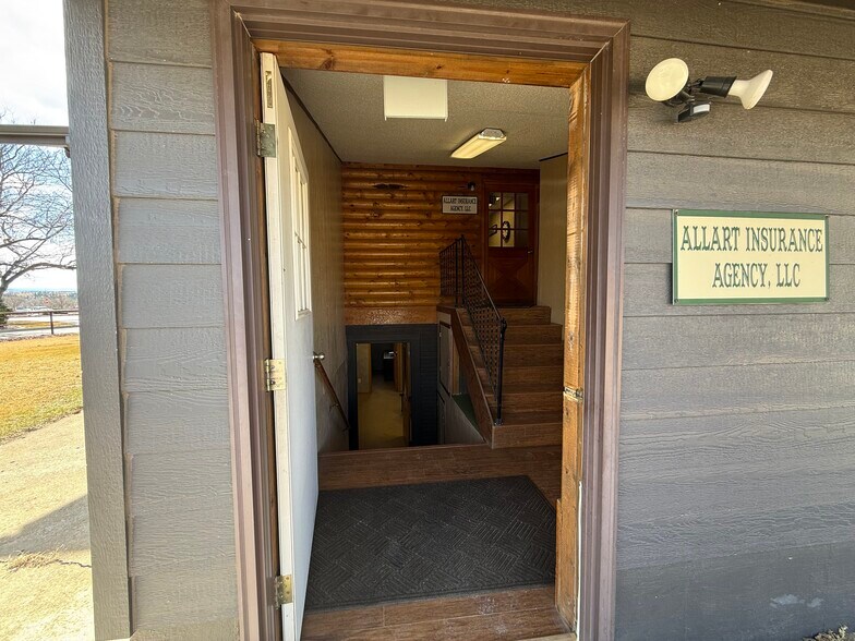 More Photos Of 35 5th Ave, Belle Fourche Office For Sale