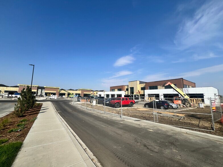 More Photos Of 16745 71 NW st, Edmonton Storefront Retail Office For Lease