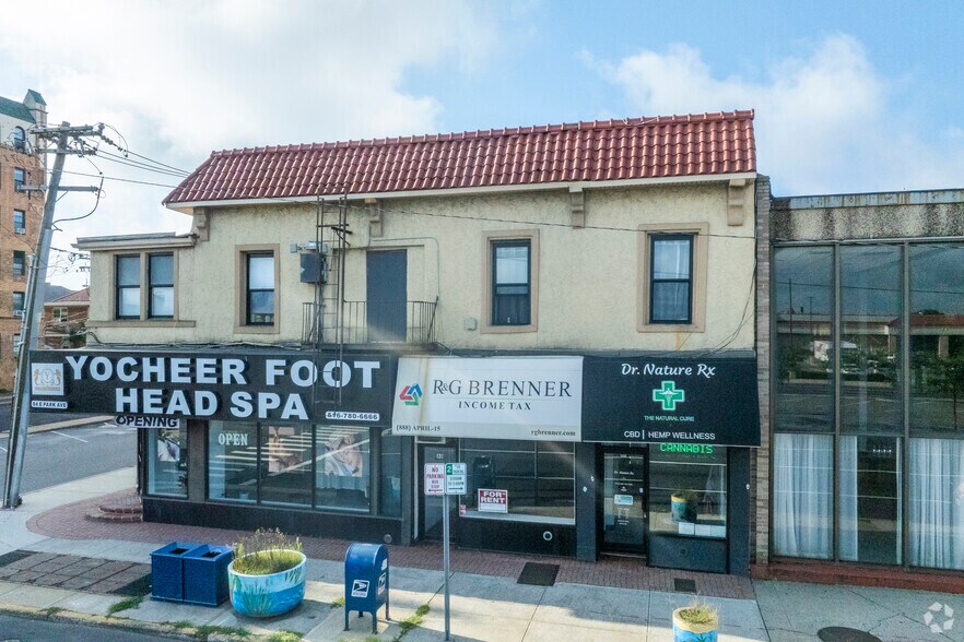 More Photos Of 78-84 E Park Ave, Long Beach Storefront For Lease