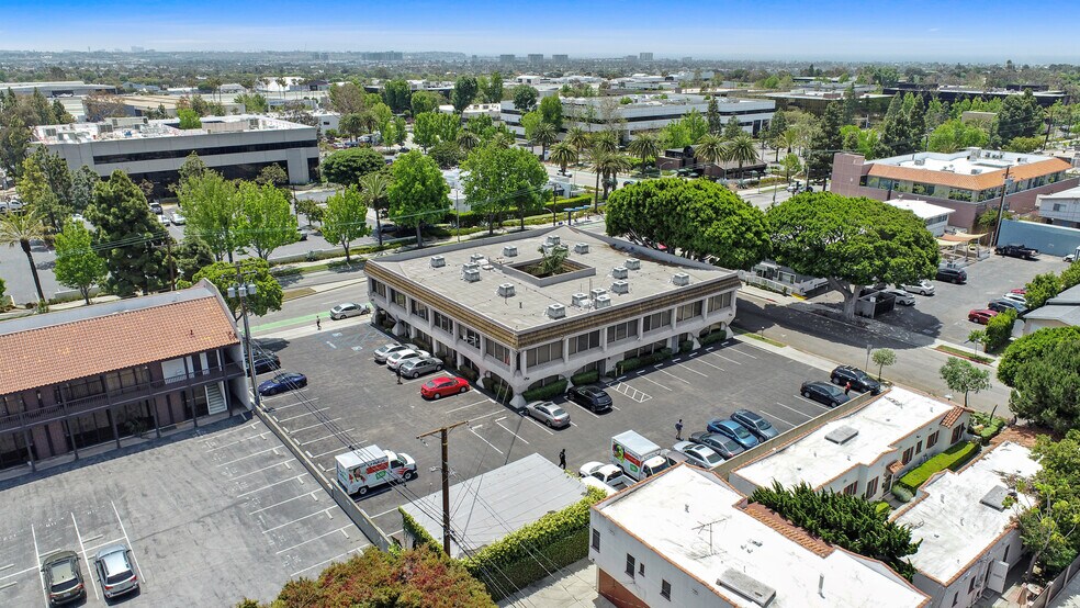 More Photos Of 3205 Ocean Park Blvd, Santa Monica Loft Creative Space For Lease