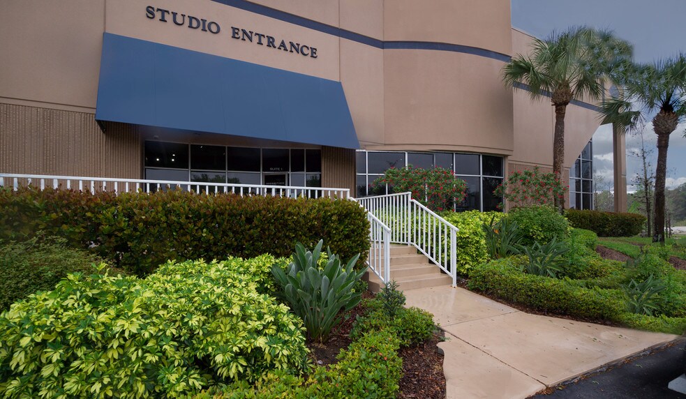 More Photos Of 13830 Jetport Commerce Pky, Fort Myers Warehouse For Lease