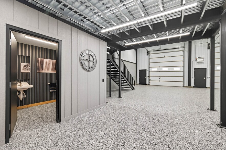 More Photos Of 663 Valerie Ave, Hudson Self Storage For Sale