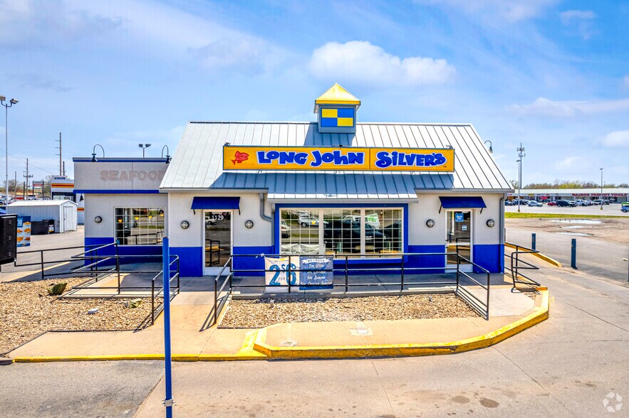 More Photos Of 2401-2565 S Seneca St, Wichita General Retail For Sale