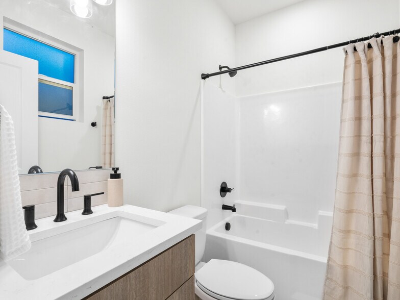More Photos Of 8330 N Bank St, Portland Apartments For Sale
