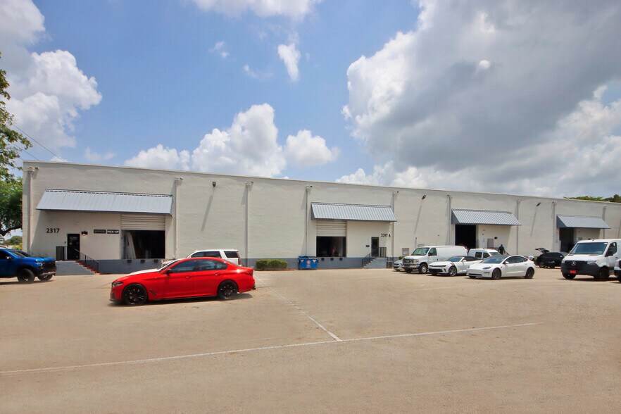 More Photos Of 2201-2211 Stirling Rd, Fort Lauderdale Unknown For Lease