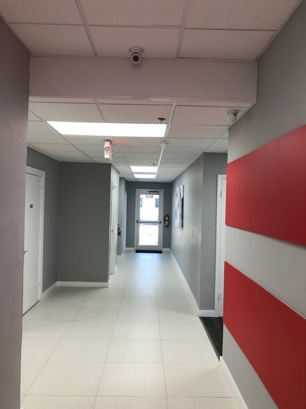 More Photos Of 1915-1919 NE 45th St, Fort Lauderdale Office For Lease