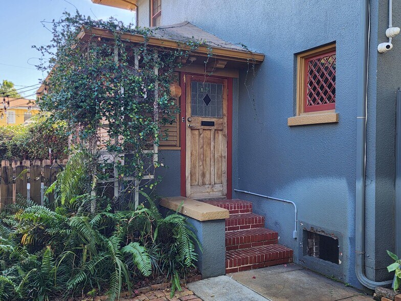 More Photos Of 555 5th Ave N, Saint Petersburg Office Residential For Lease