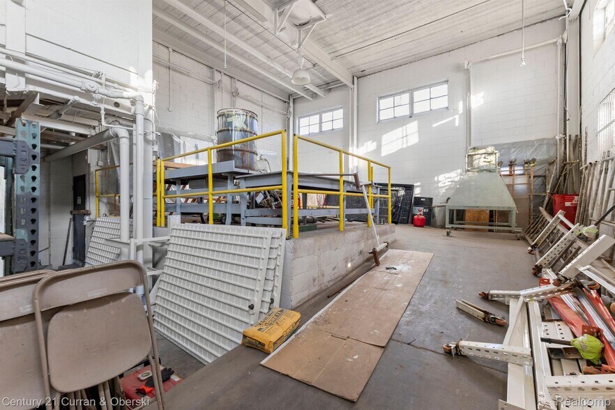 More Photos Of 12357 E Eight Mile Rd, Warren Warehouse For Sale