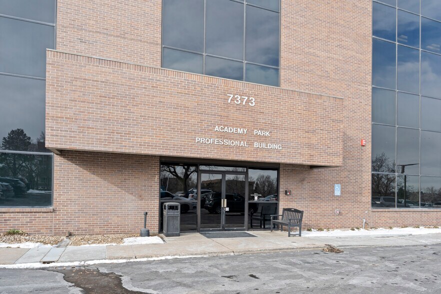 More Photos Of 7373 W Jefferson Ave, Lakewood Medical For Sale