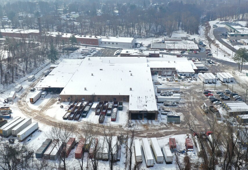 More Photos Of 615 Parker St, Manchester Warehouse For Lease