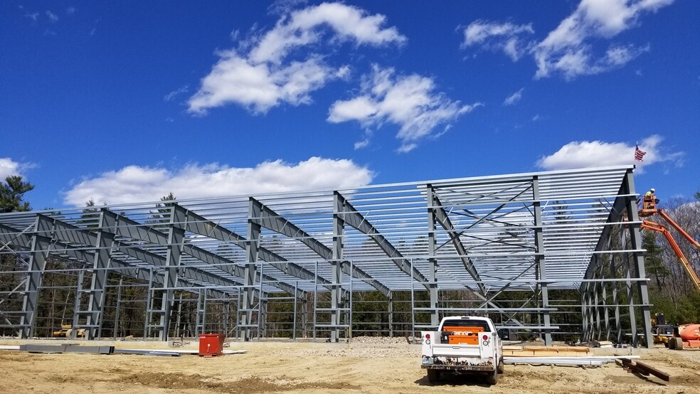 More Photos Of 185B S Main St, Newton Unknown For Lease