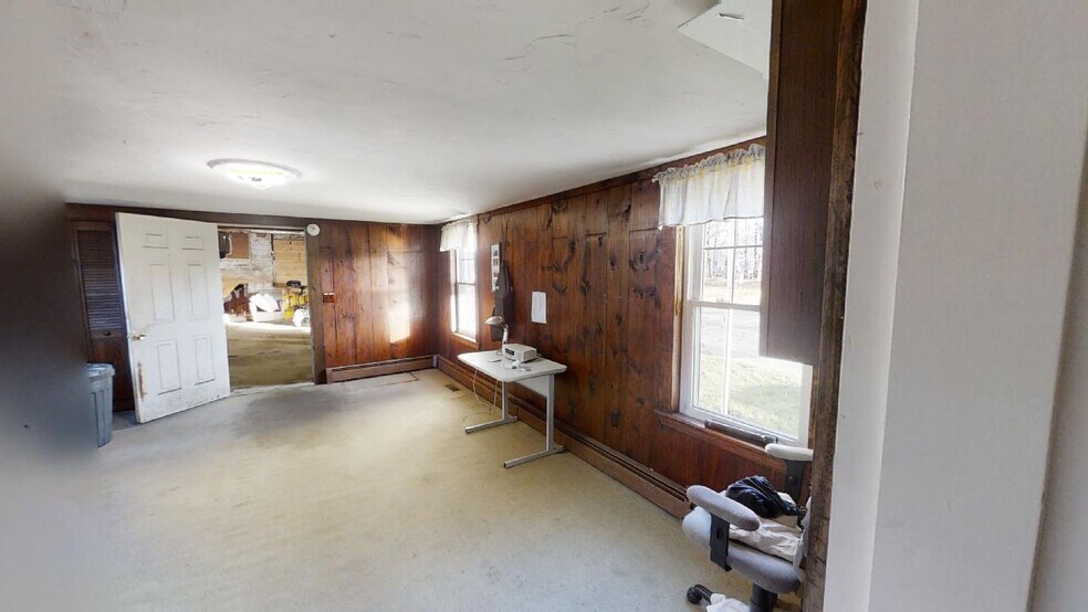 More Photos Of 763 Massachusetts Ave, Lunenburg General Retail For Sale