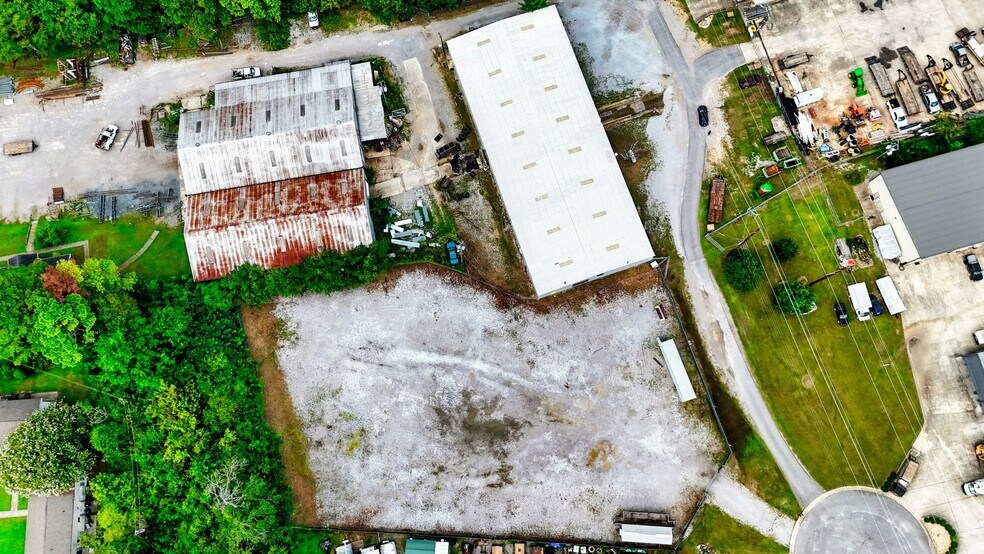 More Photos Of 119 Metrock Cir, Helena Warehouse For Lease