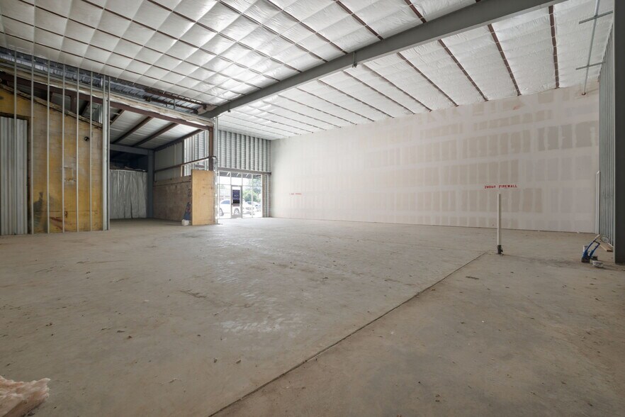 More Photos Of 1009 E 4th St, Lampasas Storefront For Lease