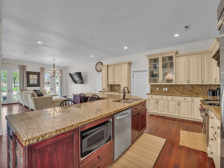 More Photos Of 135 E 200 N, Kanosh Hospitality For Sale