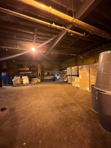 More Photos Of 517 Barretto St, Bronx Manufacturing For Lease