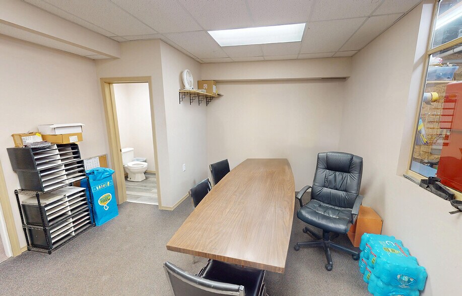 More Photos Of 108 Bond St, Winnipeg Office For Sale