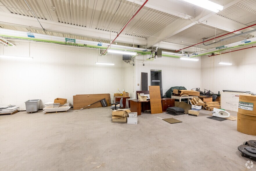 More Photos Of 43 Western Blvd, Glastonbury Office For Lease